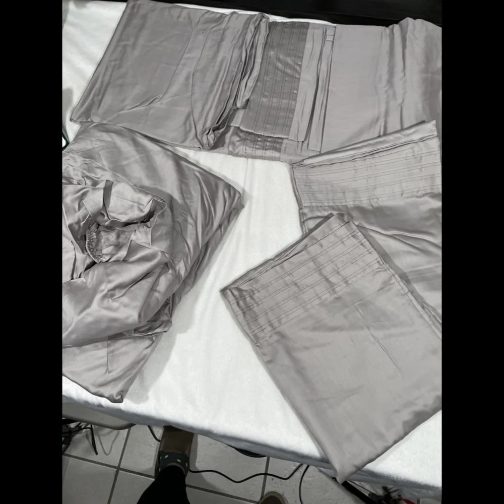 Pacific Coast Textiles‎ 4 PC 1000 TC Sheet Set King
